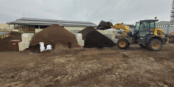 Prodej zeminy, kompostu a substrátů zahájen